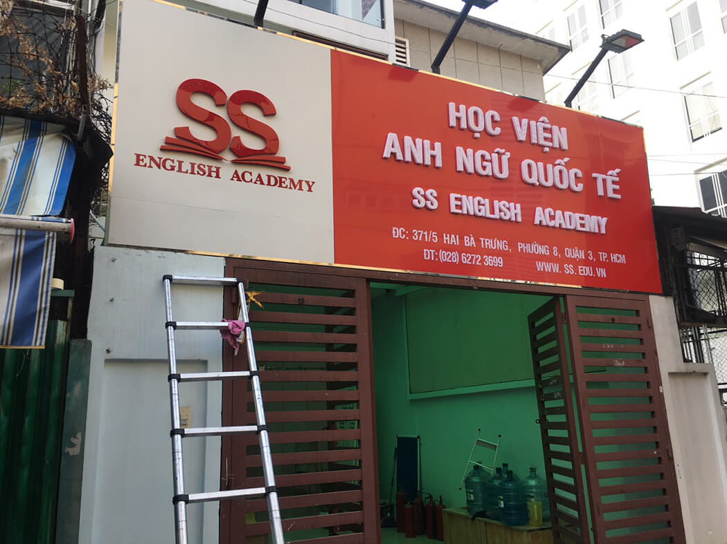 mẫu bảng biển trung tâm tiếng Anh đẹp